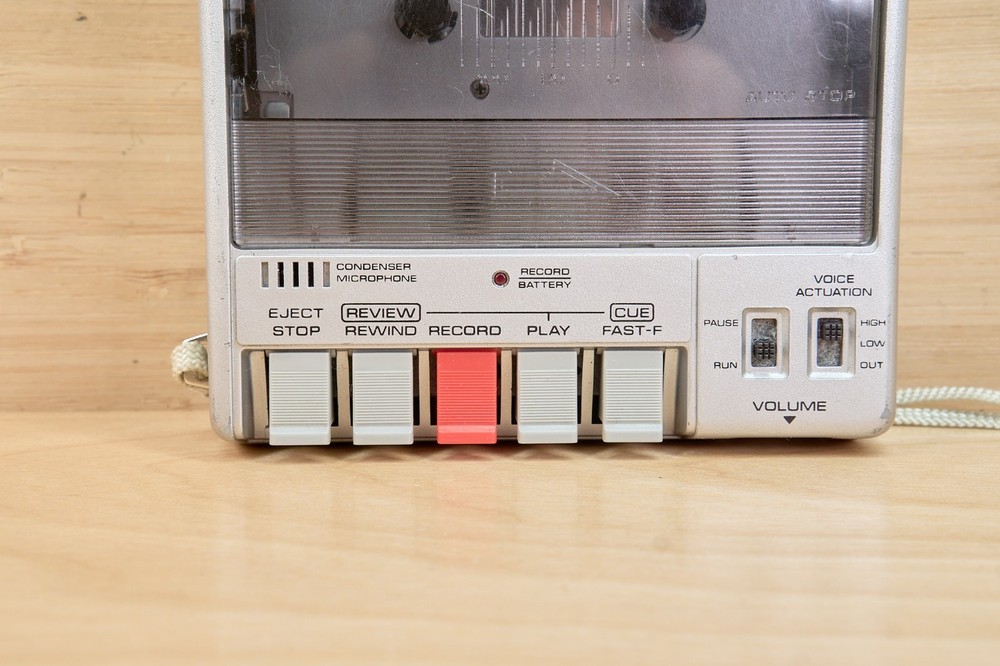 Realistic CTR-75 Model 14-800 Silver Voice Actuated Cassette Recorder