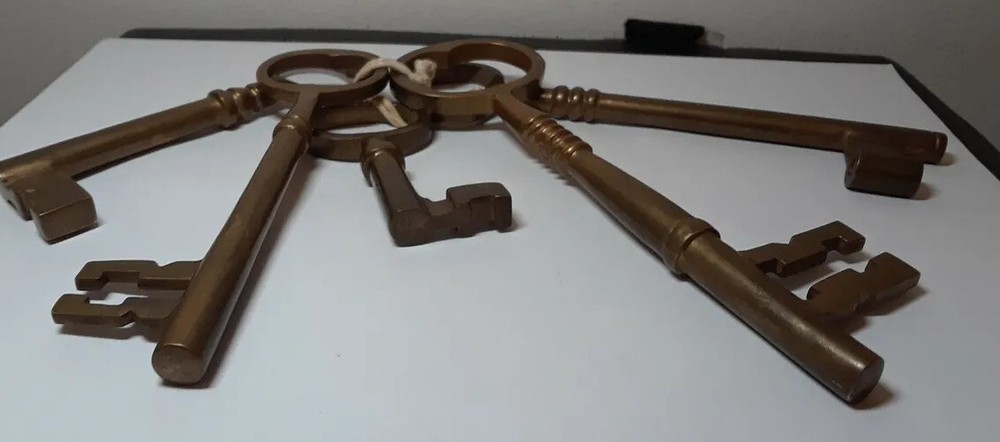5 Antique Brass Skeleton Keys