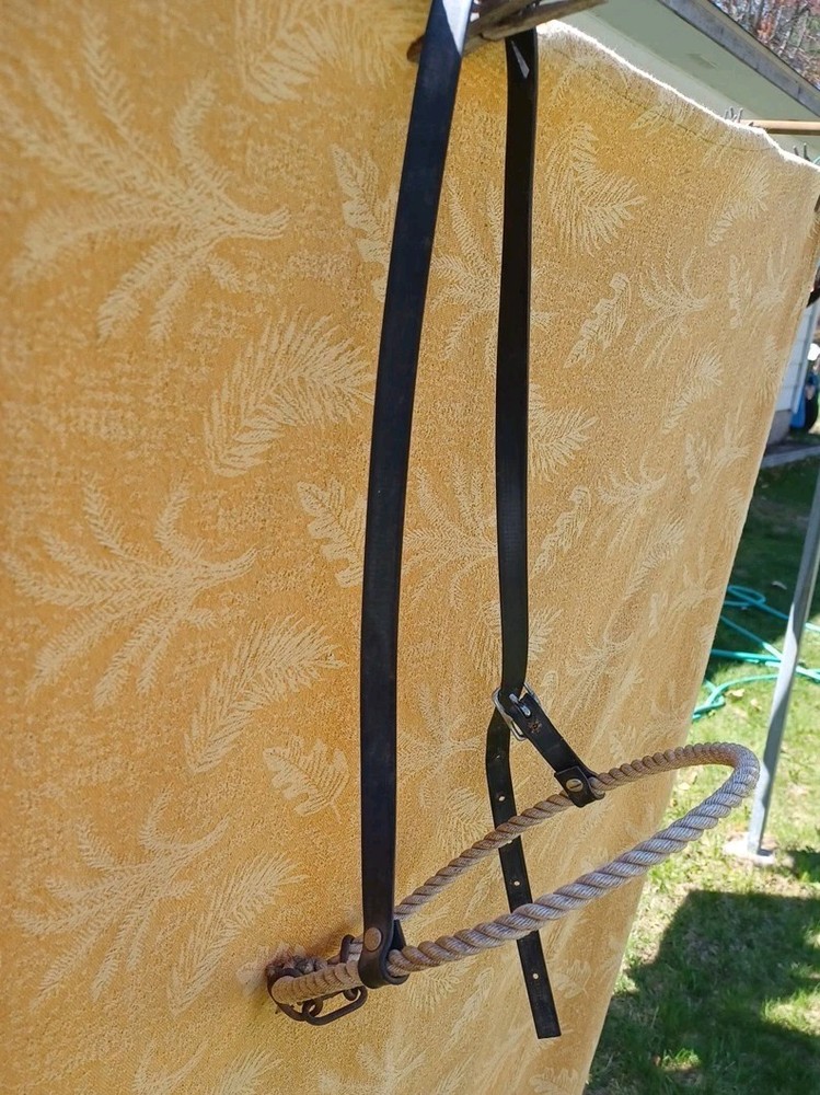 Rope Bosal With Rubber Hanger