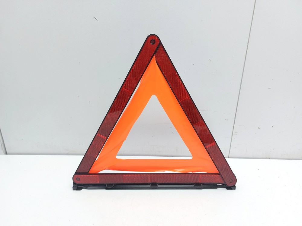 HAZARD WARNING TRIANGLE 11162805 MG ZS 2023