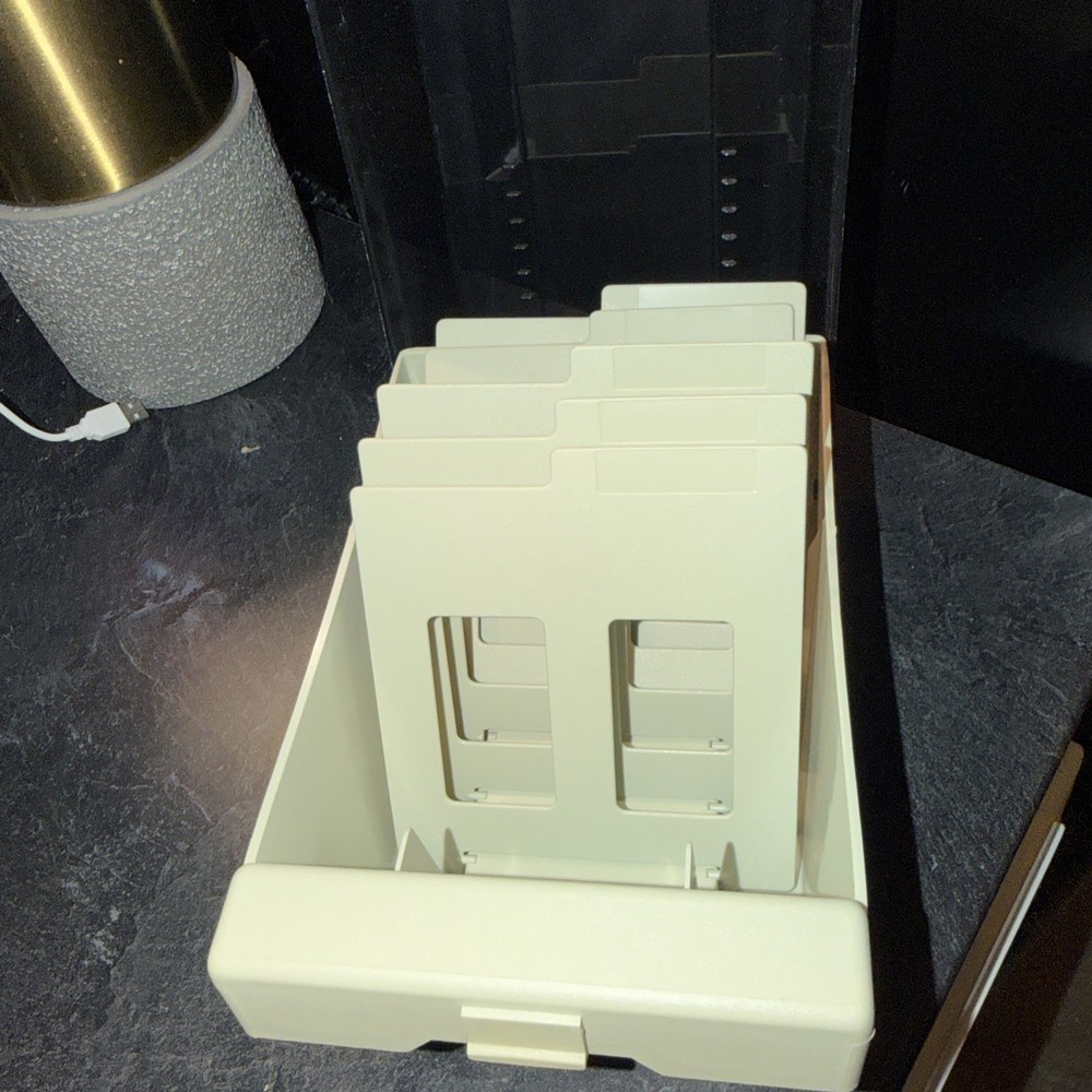 MediaMate Flip Sort 3.5 Floppy Disk Diskette Stackable Storage Box Container Vtg