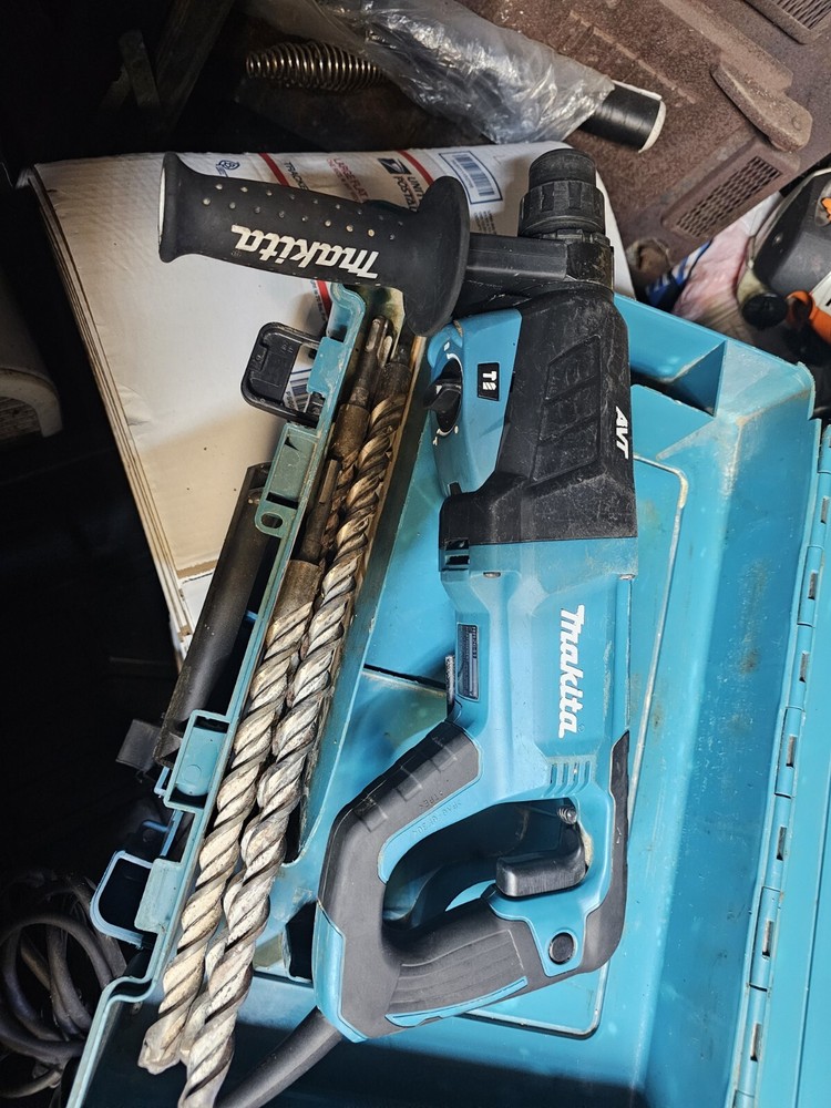 Makita Hr2641 SDS Hammerdrill 6 Concrete Bits