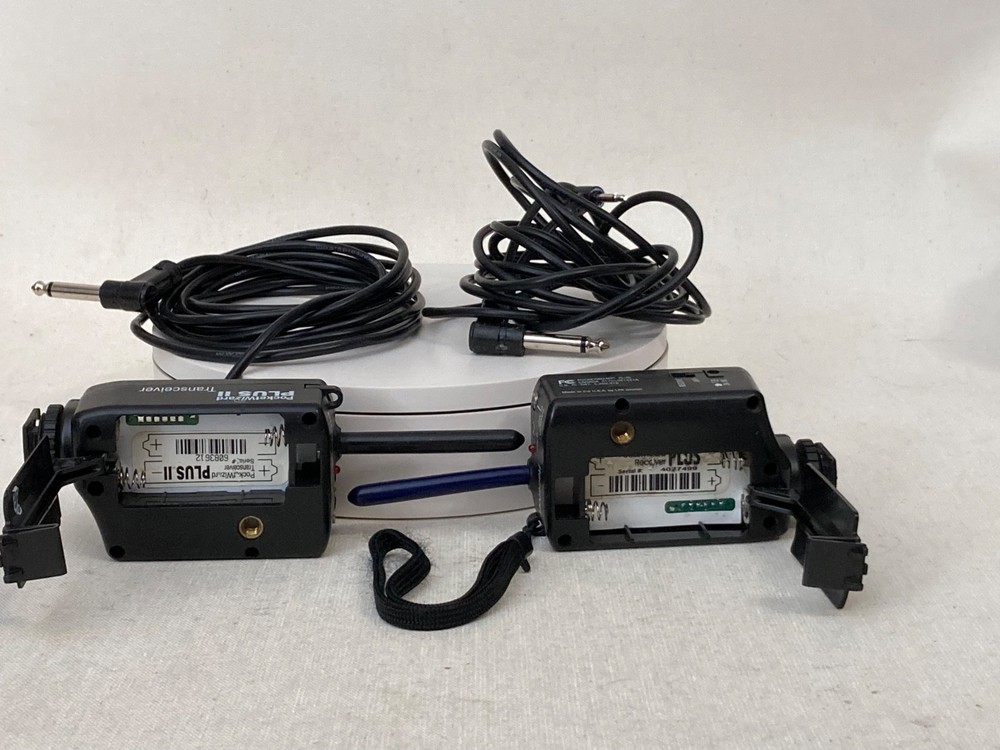 PocketWizard Plus II Transceiver Tested Working Plus Two Cords + Extra
