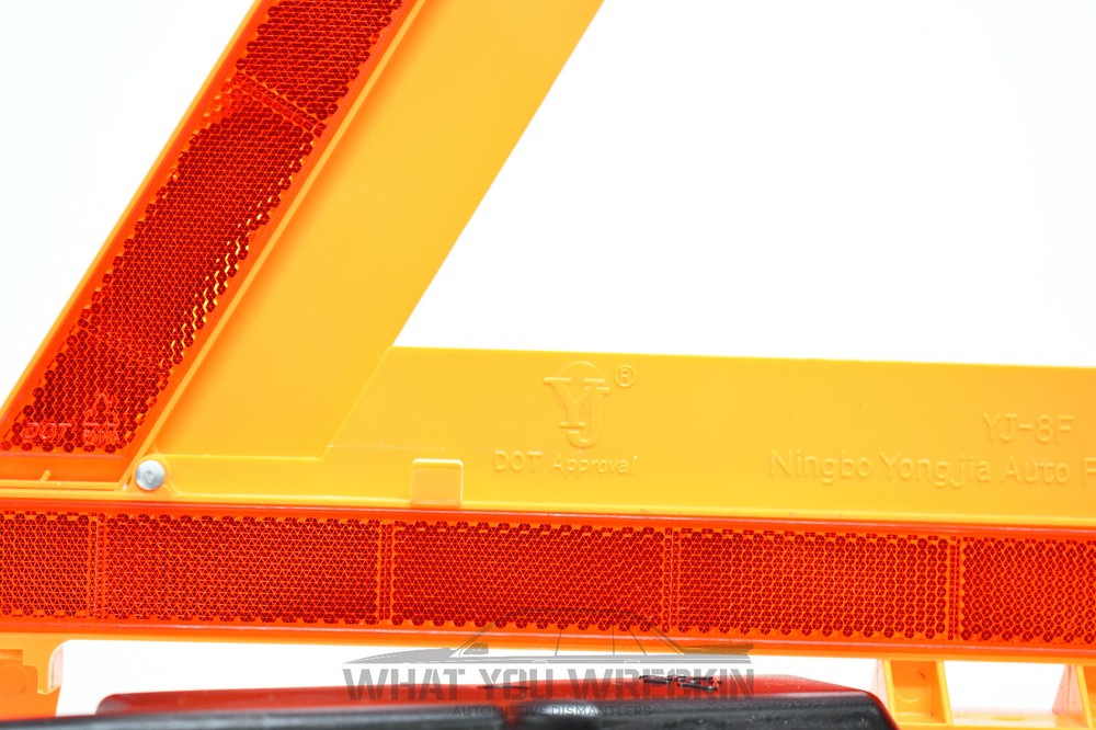 AUNGER ROADSIDE REFLECTIVE FOLDING SAFETY / WARNING TRIANGLE - YJ DOT APPROVED