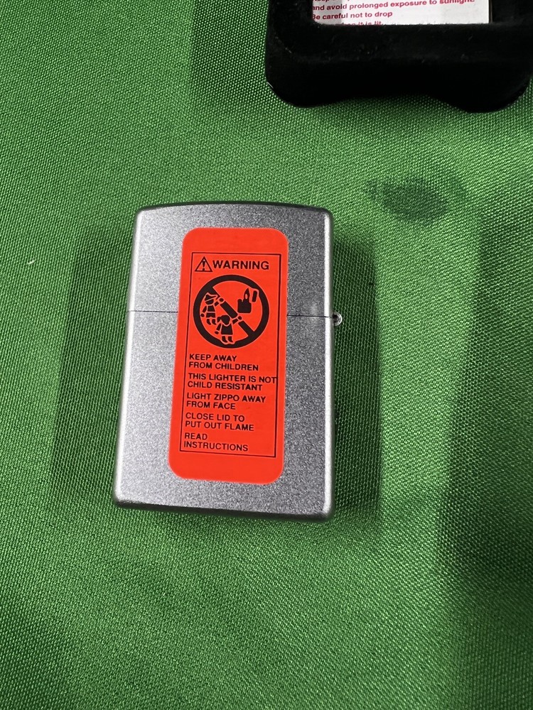 ZIPPO AMERICAN CLASSIC LIGHTER 2002
