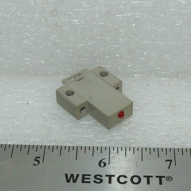 OMRON EE-SPWD311 PHOTOELECTRIC MICRO SENSOR