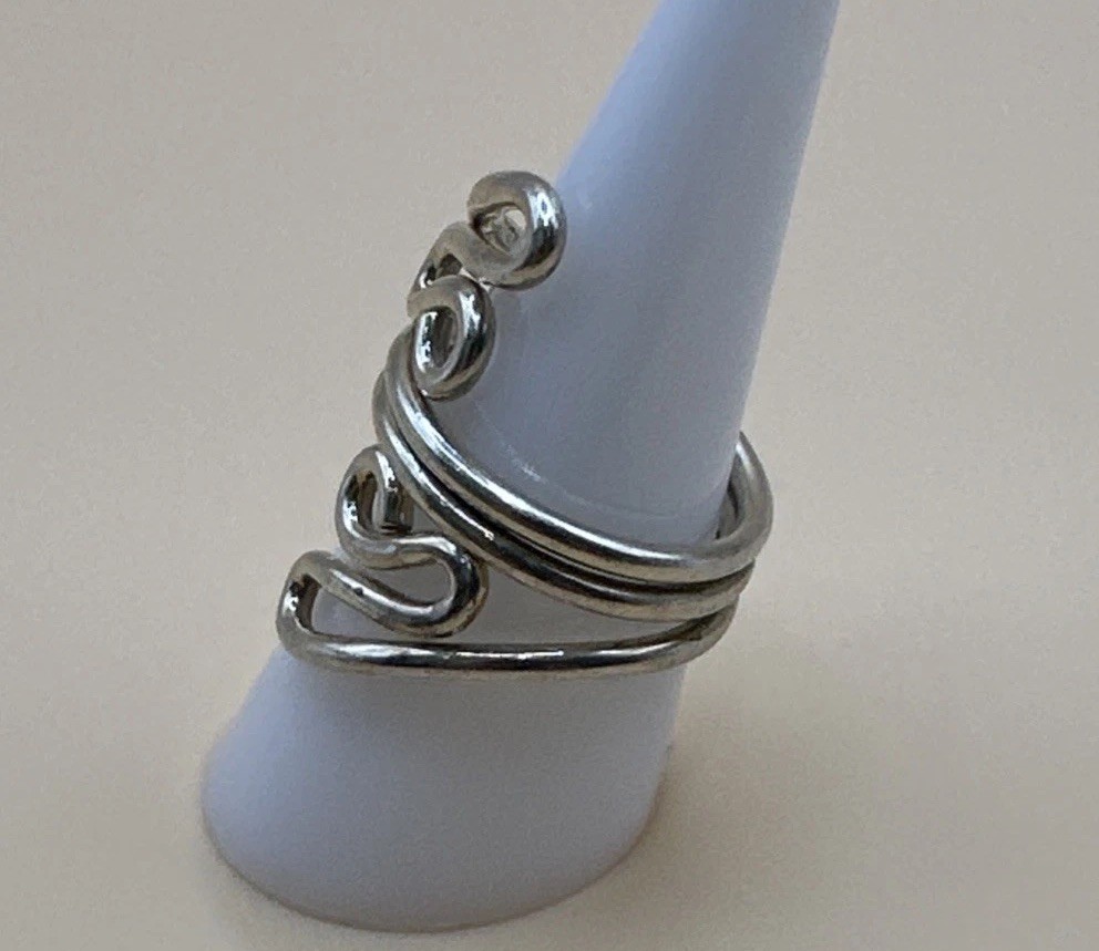 Elegant 925 Sterling Silver Wide Squiggle Outline Ring /Size 8 Adjustable