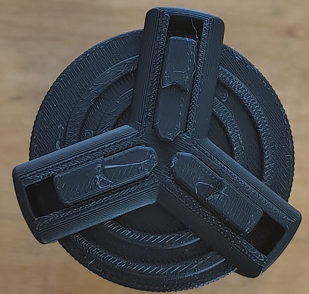 Miniature Painting Handle/Chuck (CC0, 3d Printed, Black PLA)