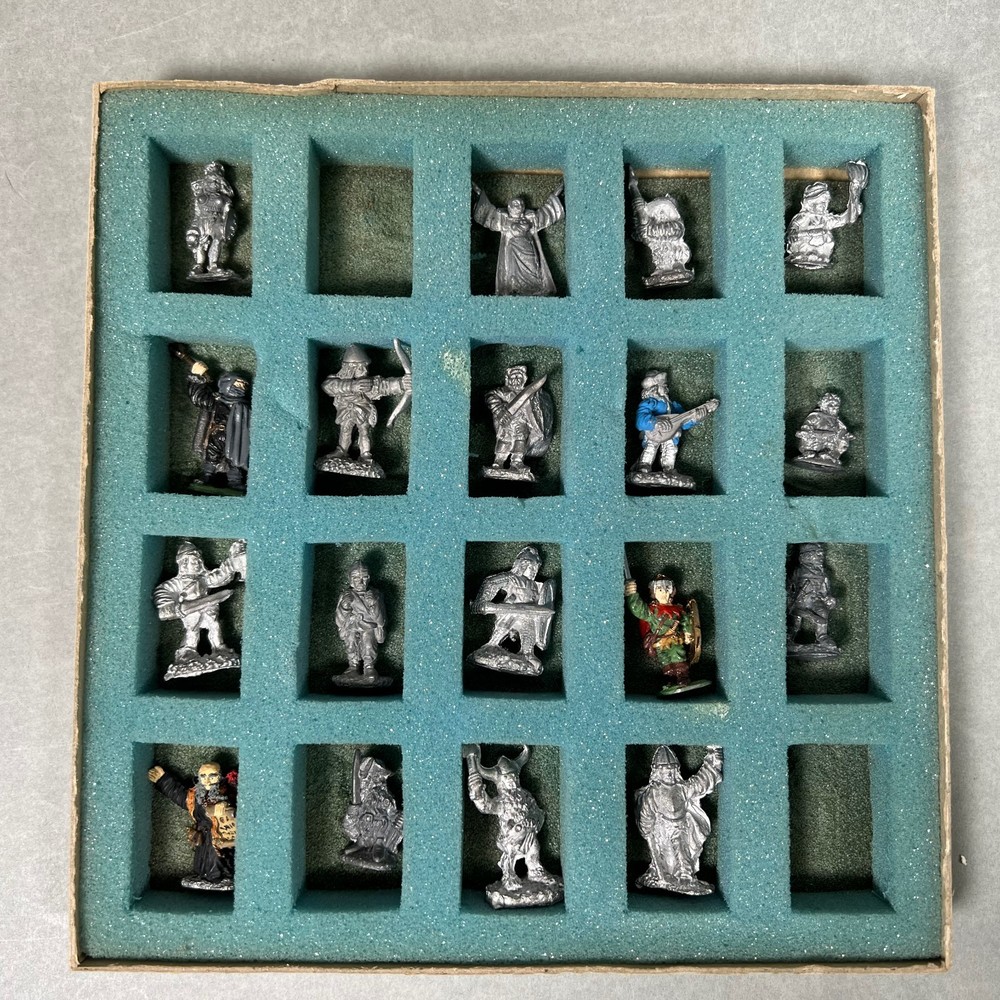 Grenadier 1980 Advanced D & D Figure Set Dungeon Explorers 5001 MISSING TWO +Box