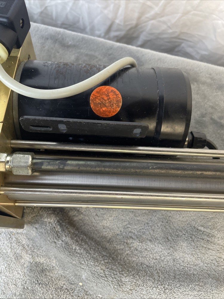 ROBERTSON HLD2000L HYDRAULIC 12V DRIVE