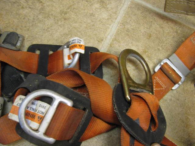 Klein 87090 Size Medium Full Body Harness Safety Fall Protection D Ring