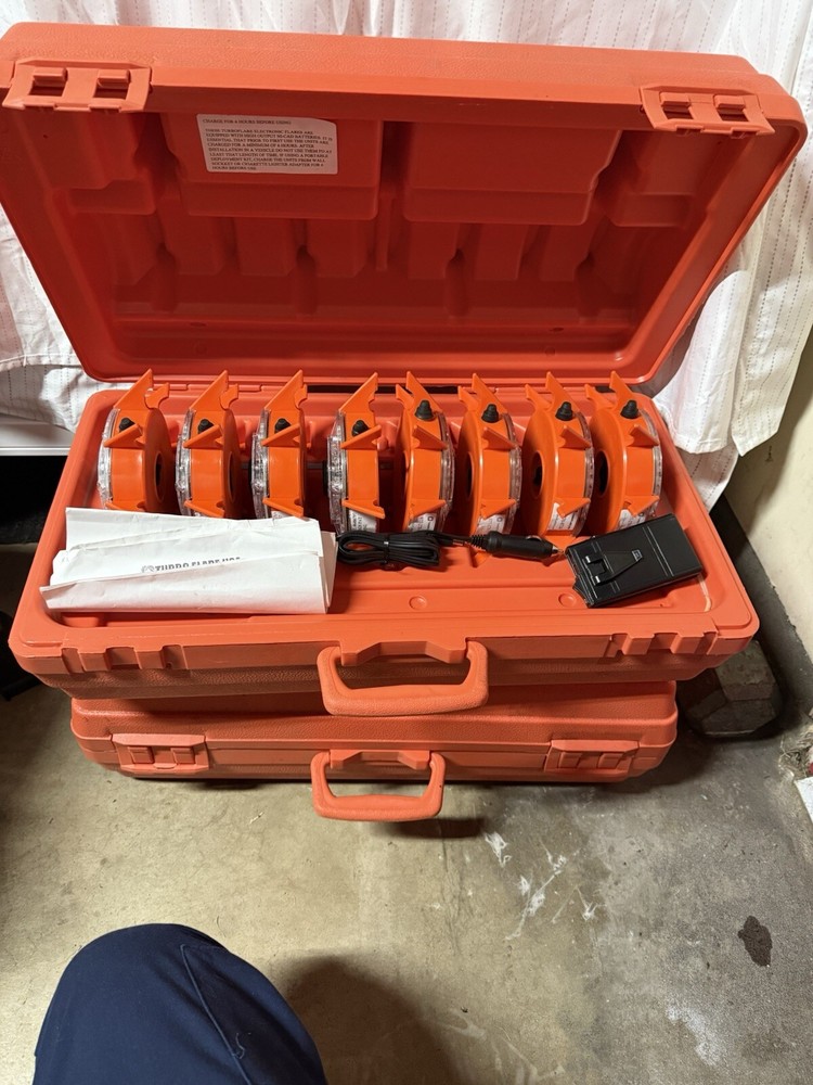 Rechargeable emergency flare kit