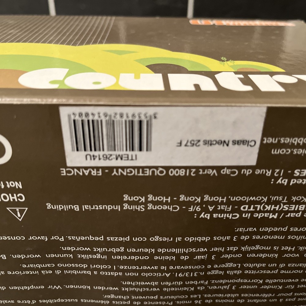 Universal Hobbies 2614U CLAAS NECTIS 257F open cab MiB