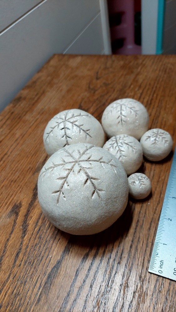 Glitter Ceramic Snowball Decor - 6 Piece Set