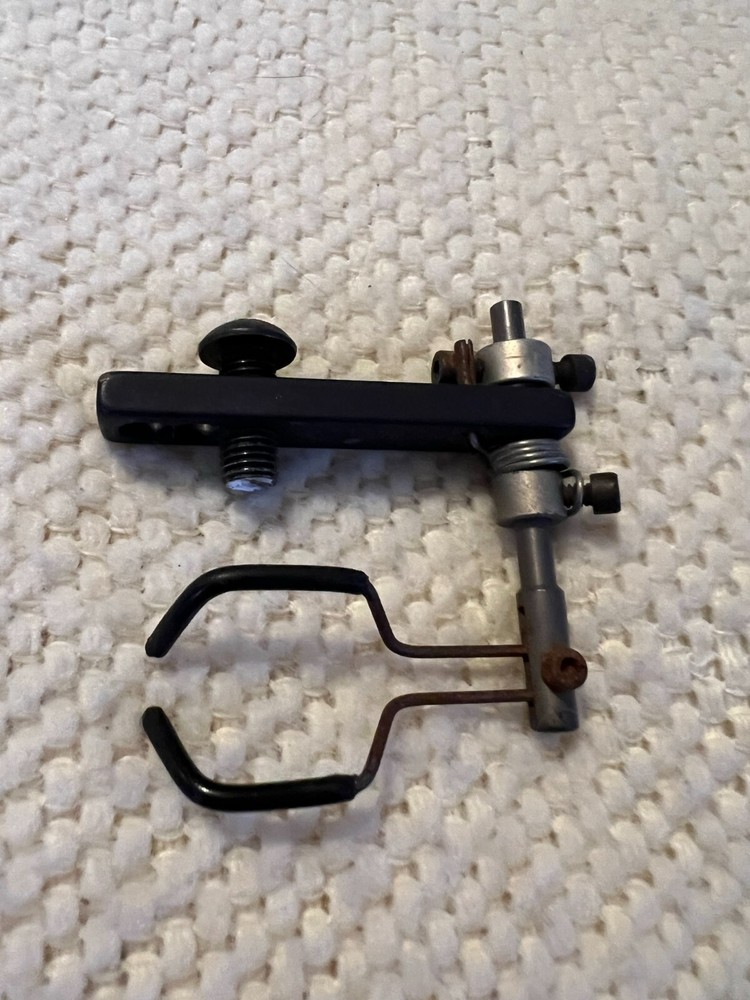 Dual Prong Wire Flipper Rest