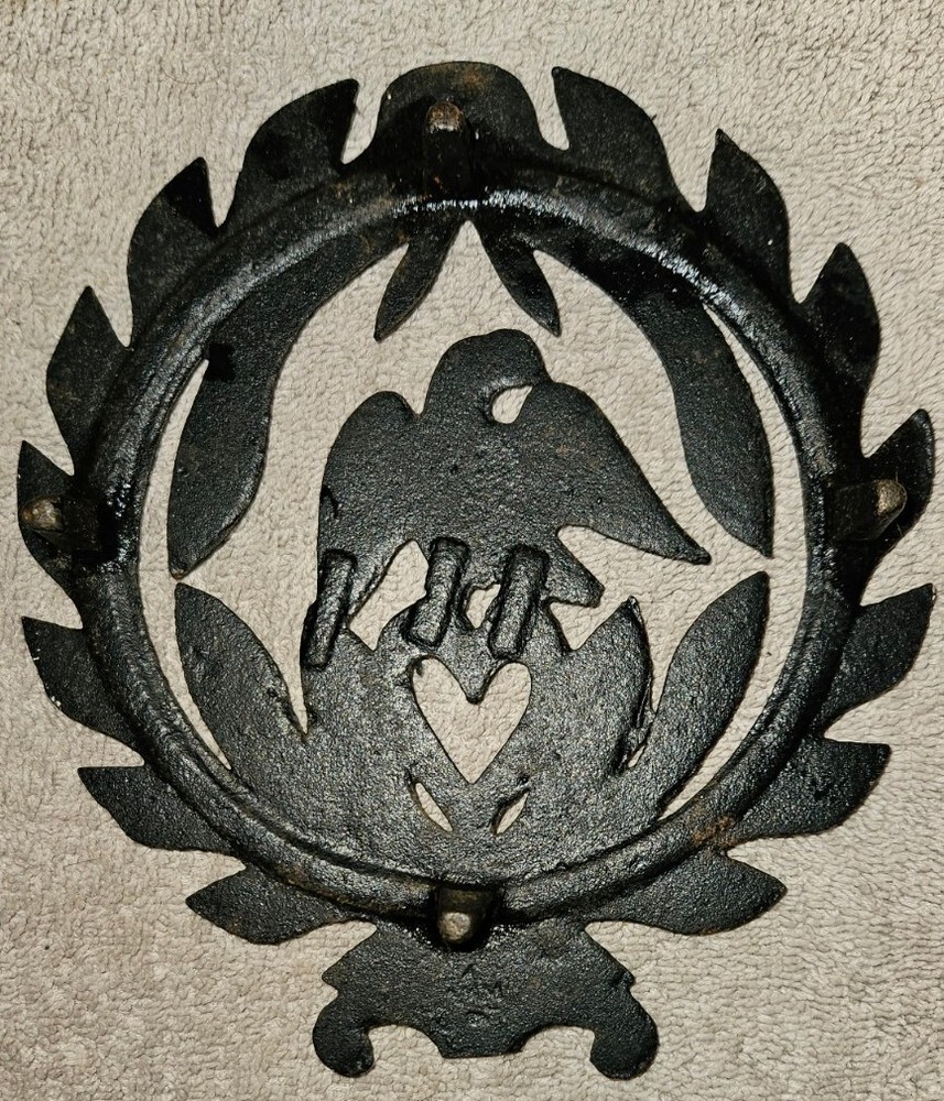 Vintage Cast Iron American Eagle Kitchen Trivet