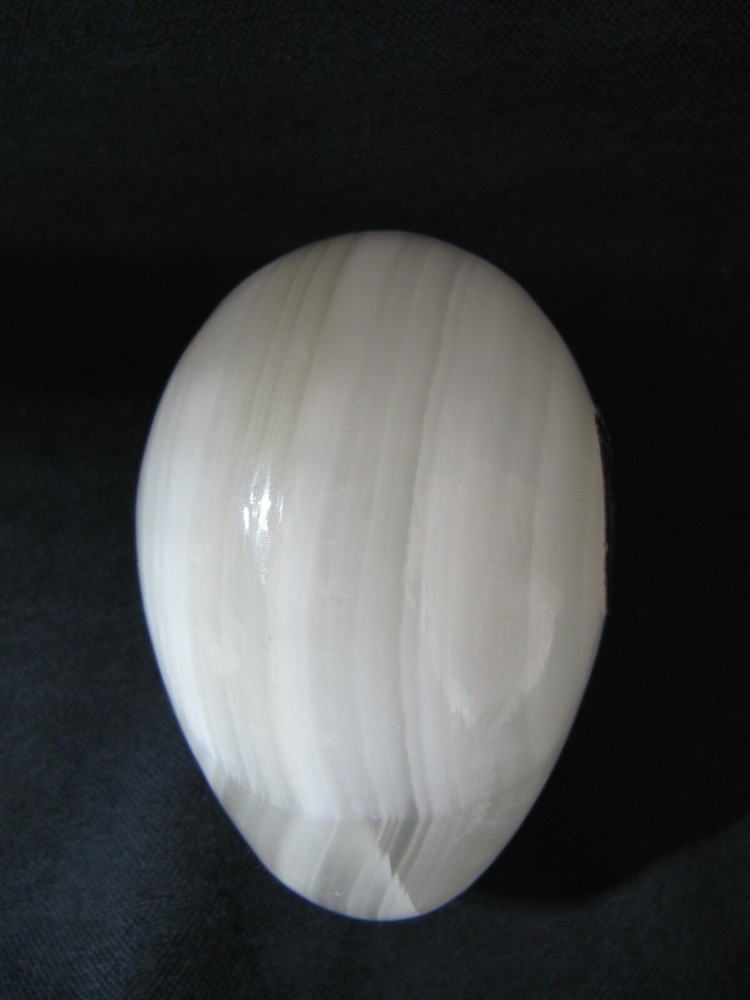 2 Cream Onyx Eggs - VGC