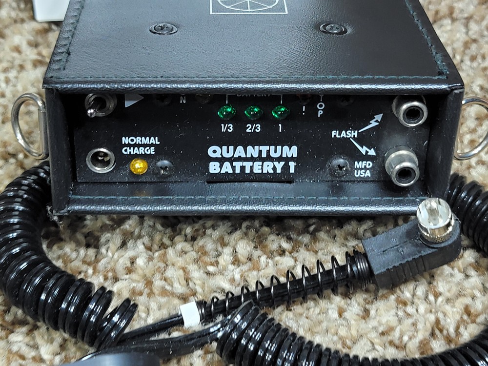 SunPak auto 611 Thyristor Flash Bundle Vintage + Quantum Battery 1 adapter READ