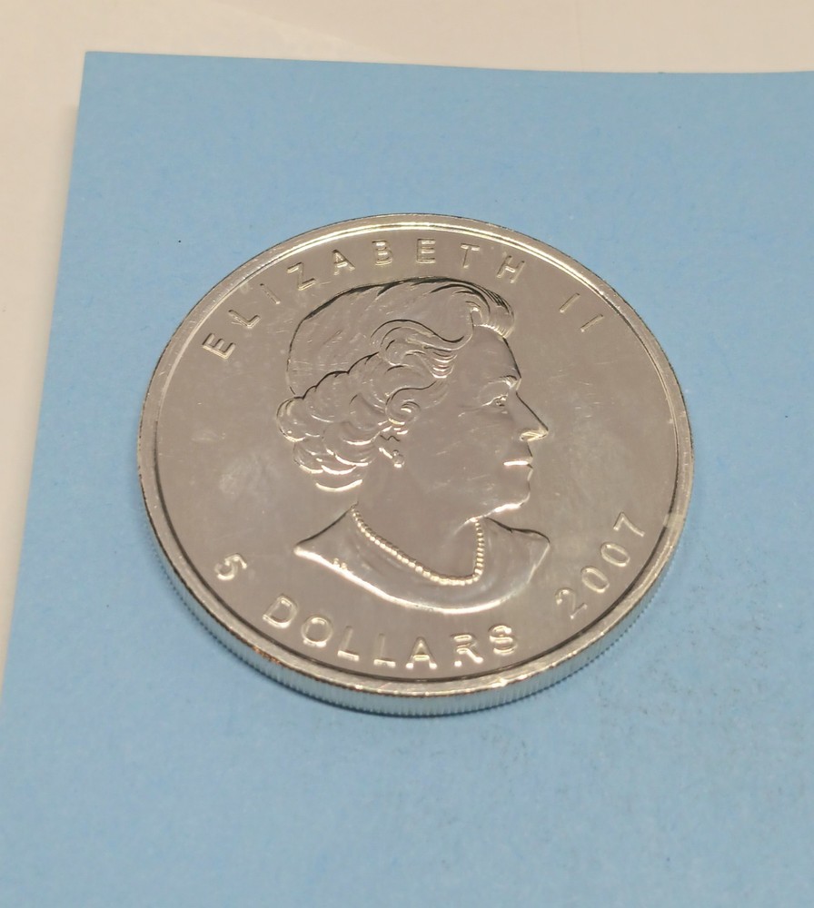 2007 Canada Elisabeth Maple Leaf 1oz .9999 Fine Silver UNC