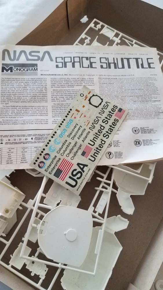 Monogram # 5702-Space Shuttle Challenger-1/72 Scale-1983-New Open Box