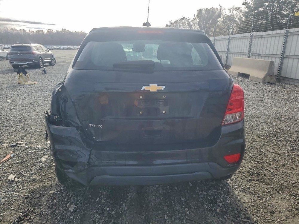 TRAX 2017 Glove Box 4946312