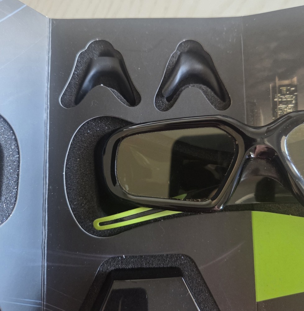 NVIDIA 3D Vision Wireless Glasses Model P854 Box
