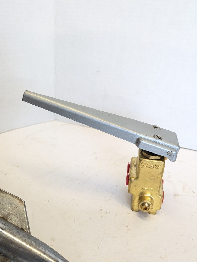 Oxweld Type V-30 Argon & Water Shut Off Valve