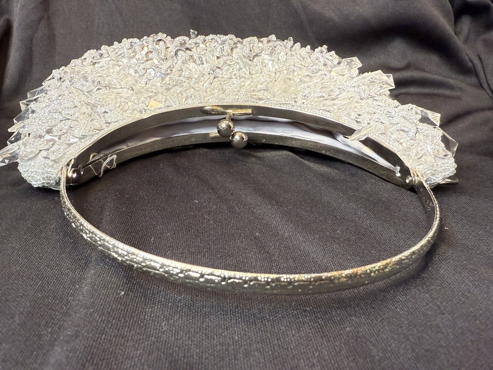 Vintage 90s Beautiful Silver Sequin Purse w/ Silver Handle M1