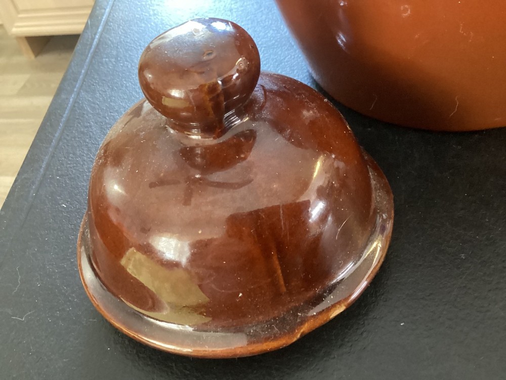 Heavy Brown Single Handle Bean Pot with Non Matching Lid