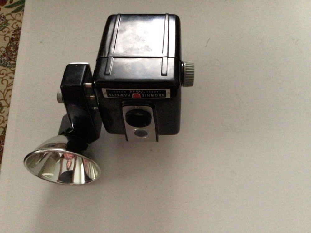 Brownie kodak Hawkeye camera flash kodalite midget flashholder