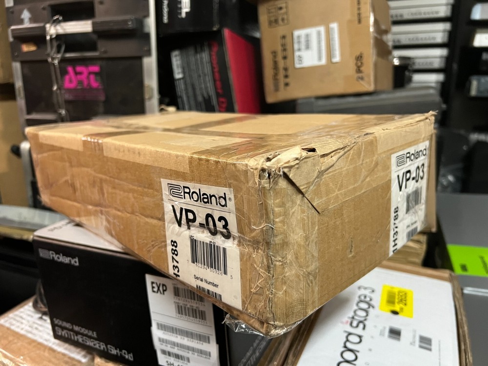 Roland VP-03 Vocoder Boutique Synth , VP330 module VP 03 repackrd ARMENS
