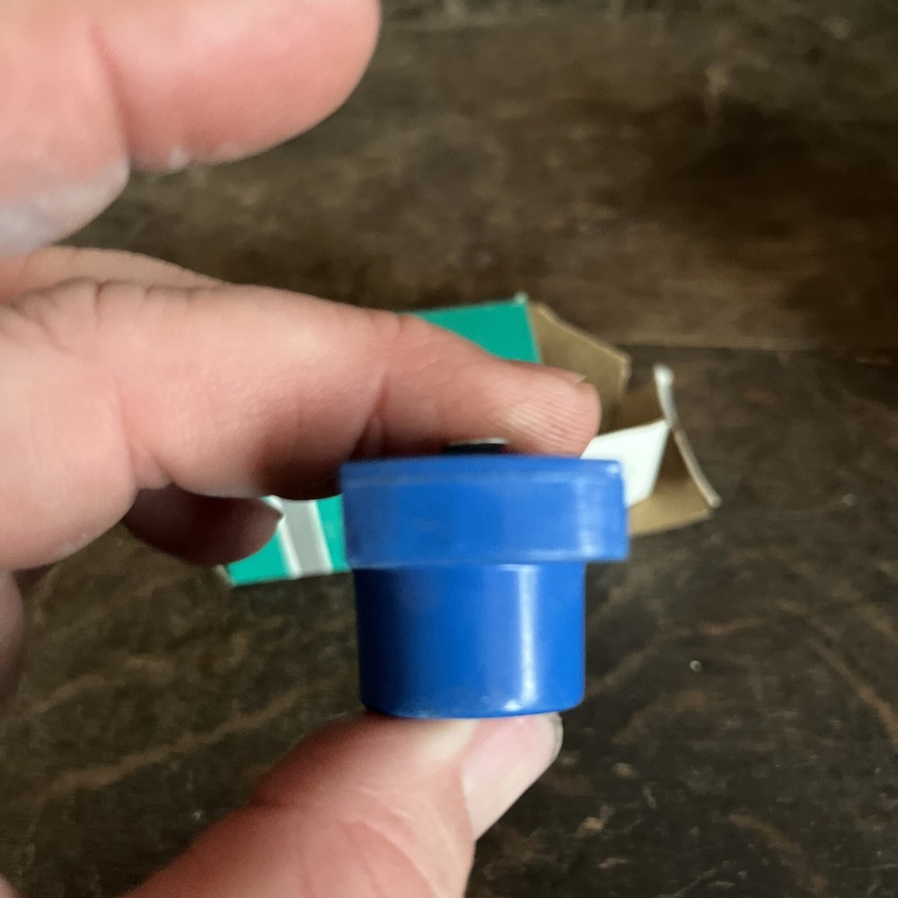 NOS NAPA SILVERLINE FA108SB Distributor Rotor Cap