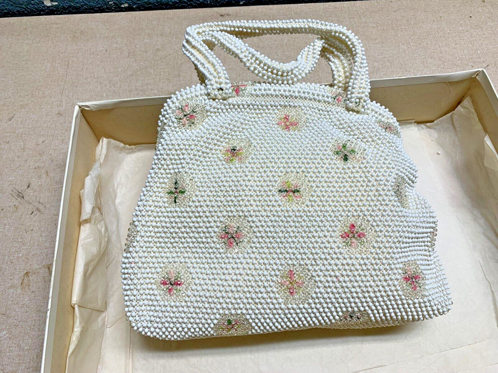 VINTAGE CORDE BEAD PURSE