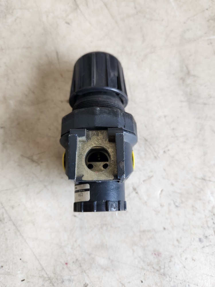 *NOS* Watts Fluidair R15-00 Regulator