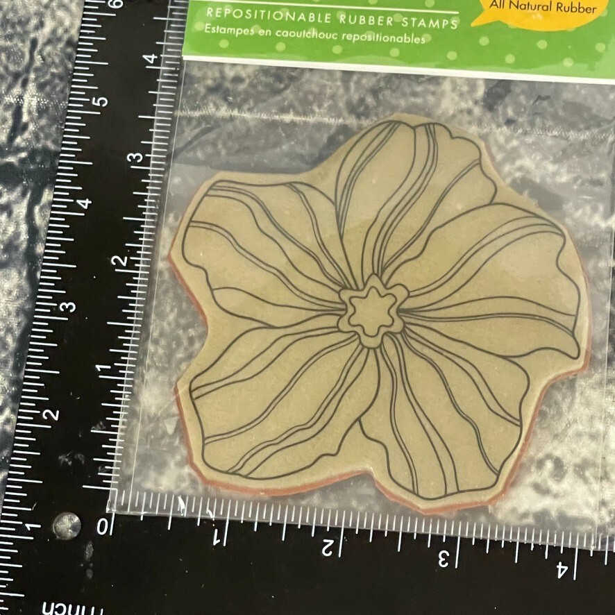 Hero Arts LARGE FLOWER Solid Flower Stamp