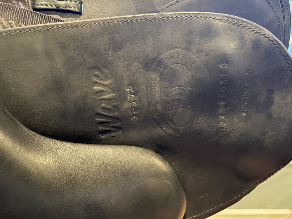 17.5" Schleese Wave Dressage Saddle