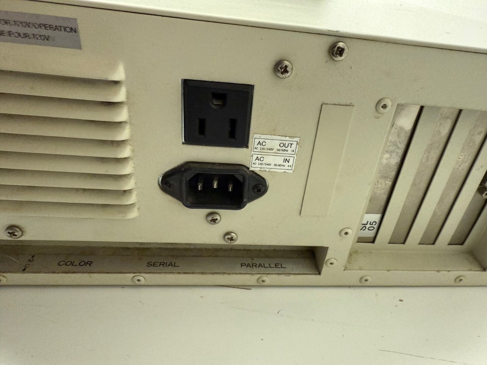 Vintage LEADING EDGE Model: DC-2011 Computer - Tested to turn on