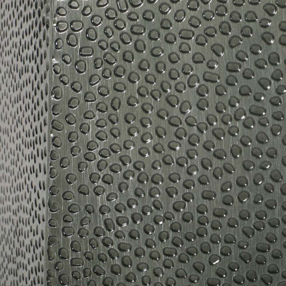 METAL HAMMERED END TABLE