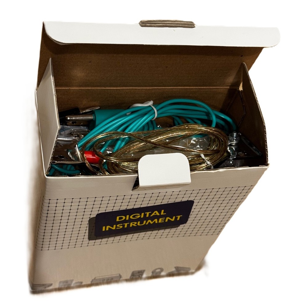 Lutron ACV Bench Meter Body Voltage Meter AV-102