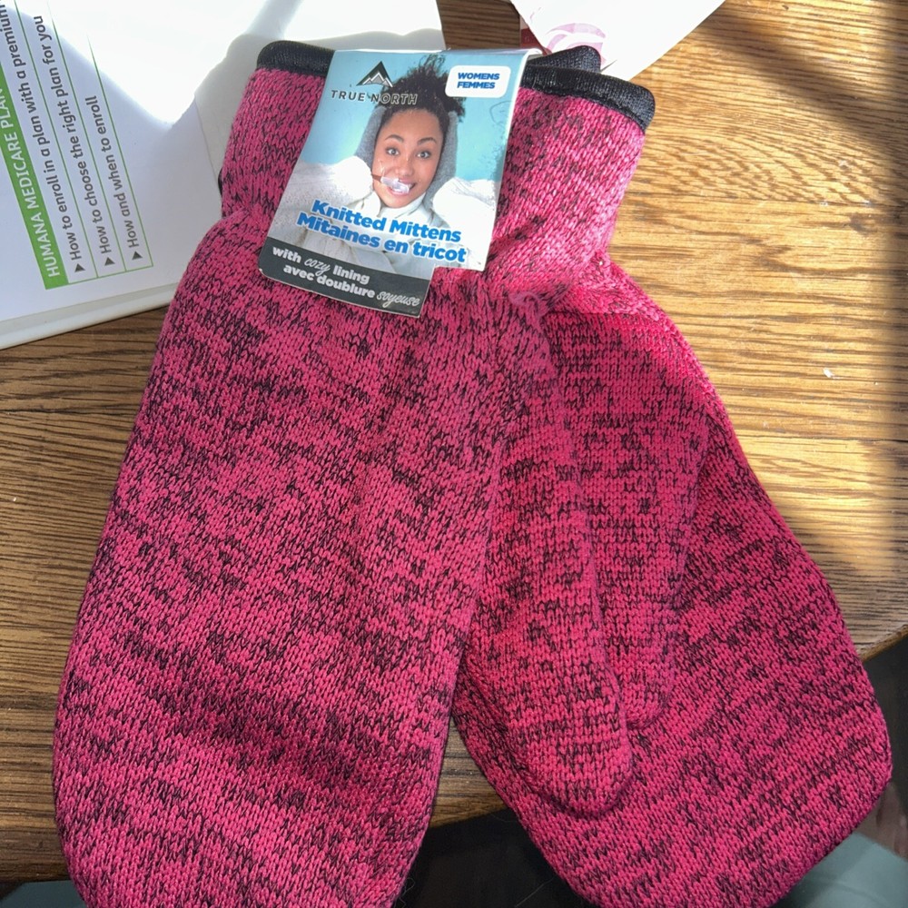 True North Canadian knitted mittens OS Pink Black  Lined