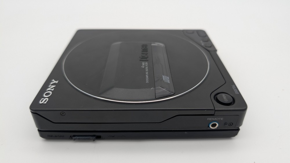 Sony D-25 Discman CD Player with BP 100 BATTERY PACK _ Nice Unit _ Not Working