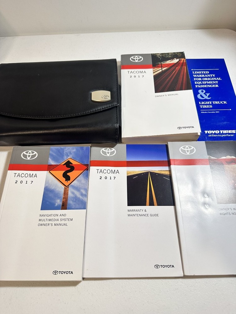 2017 Toyota Tacoma Owner's Manual Set