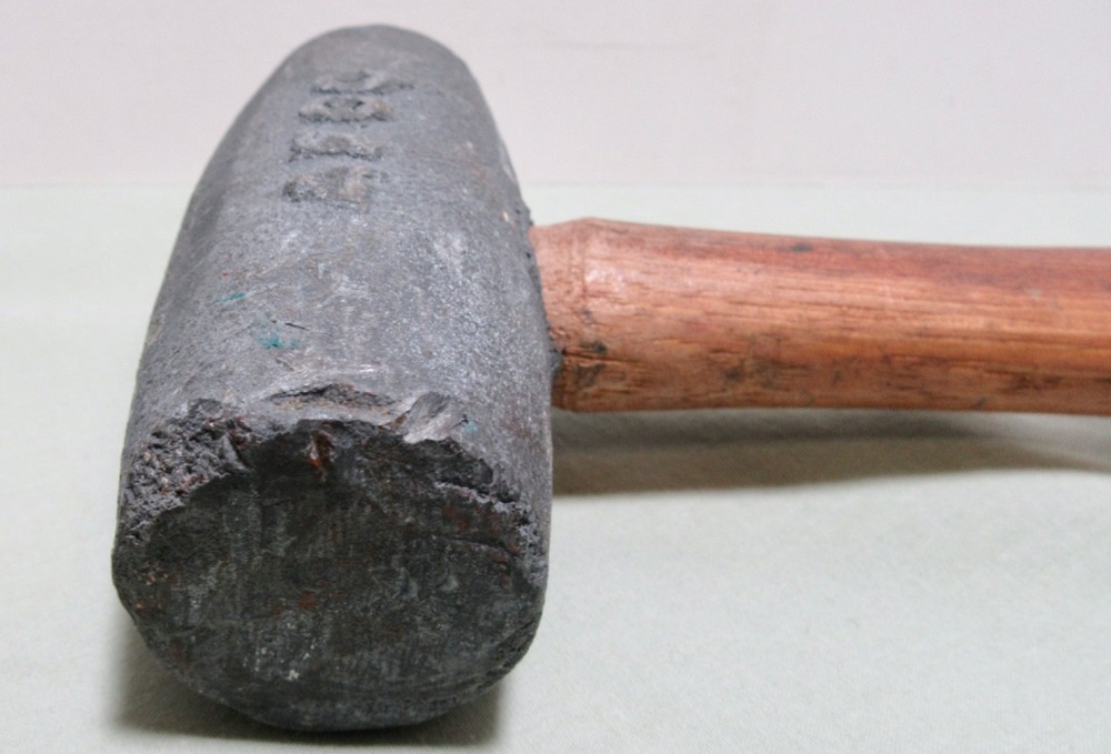AFCO 39.5oz Hammer With 10" Handle