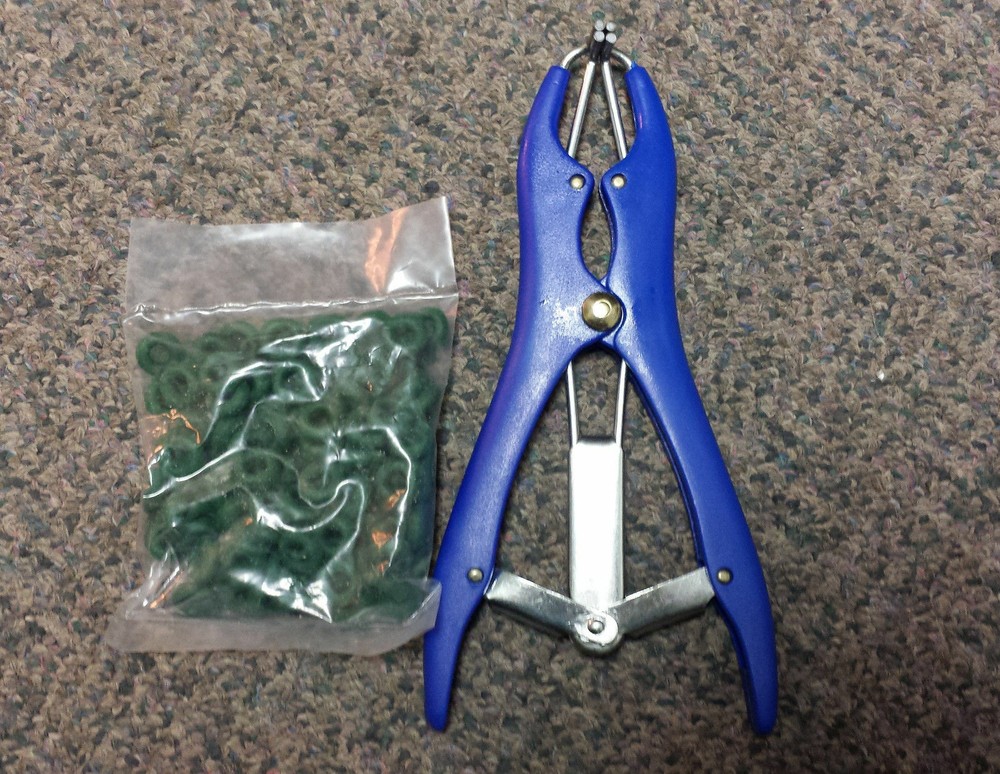 Elastrator Tool Castrator Plier Castrate Dock Tail Cattle Sheep Goats with Rings