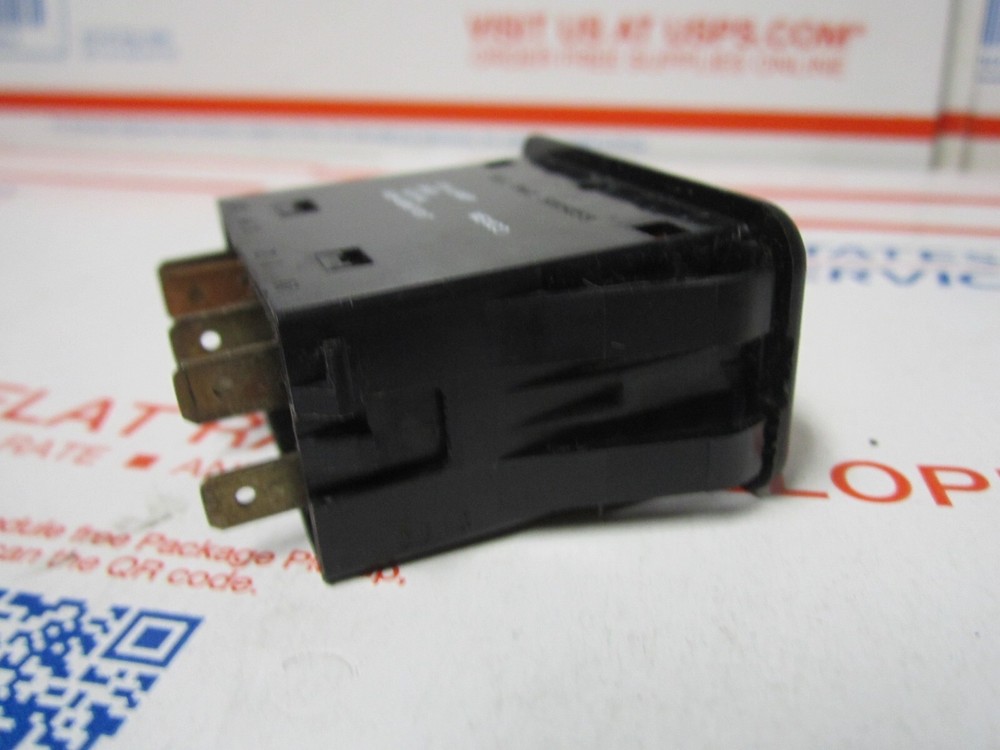 Thomas Panel Light AMBER Warn Lights A06-49957-017 NEW, S3