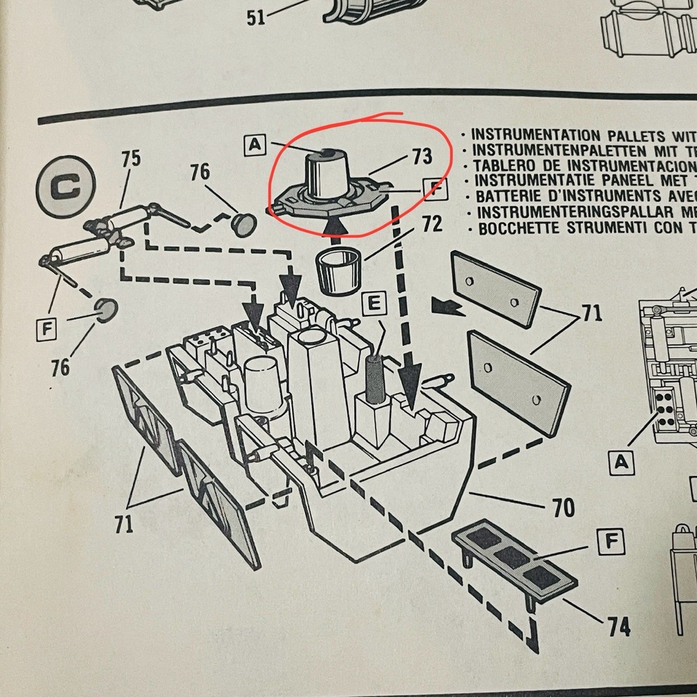 Monogram Space Shuttle Challenger 1/72 Model Kit #5702 One Piece Missing