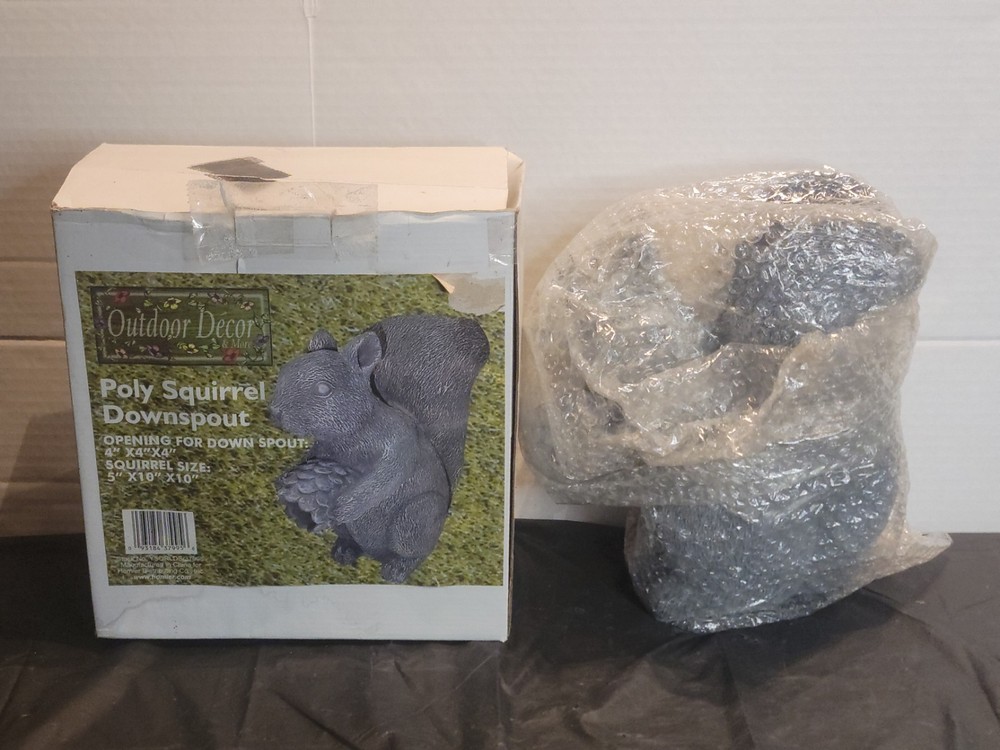 RARE - Decorative Poly Squirrel Gutter Downspout - Hand-Cast Resin Statue - NEW