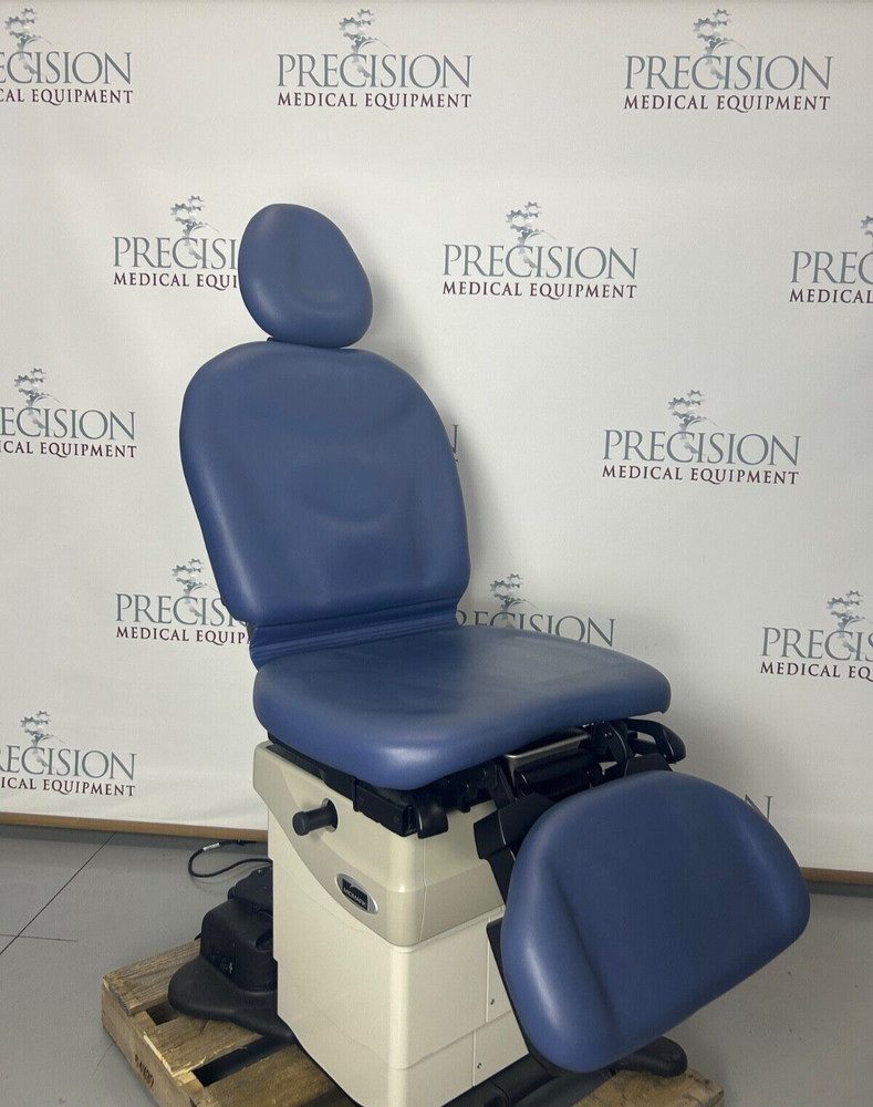Midmark 630 human form Exam chair