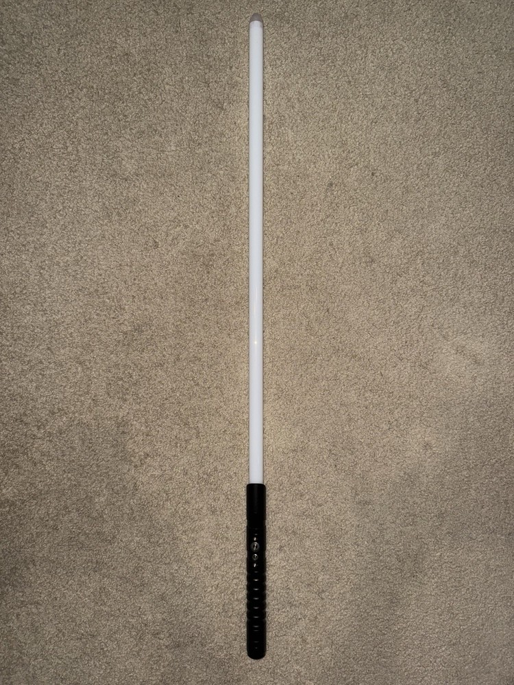 Kybers Basic Series Lightsaber! Excellent Condition!