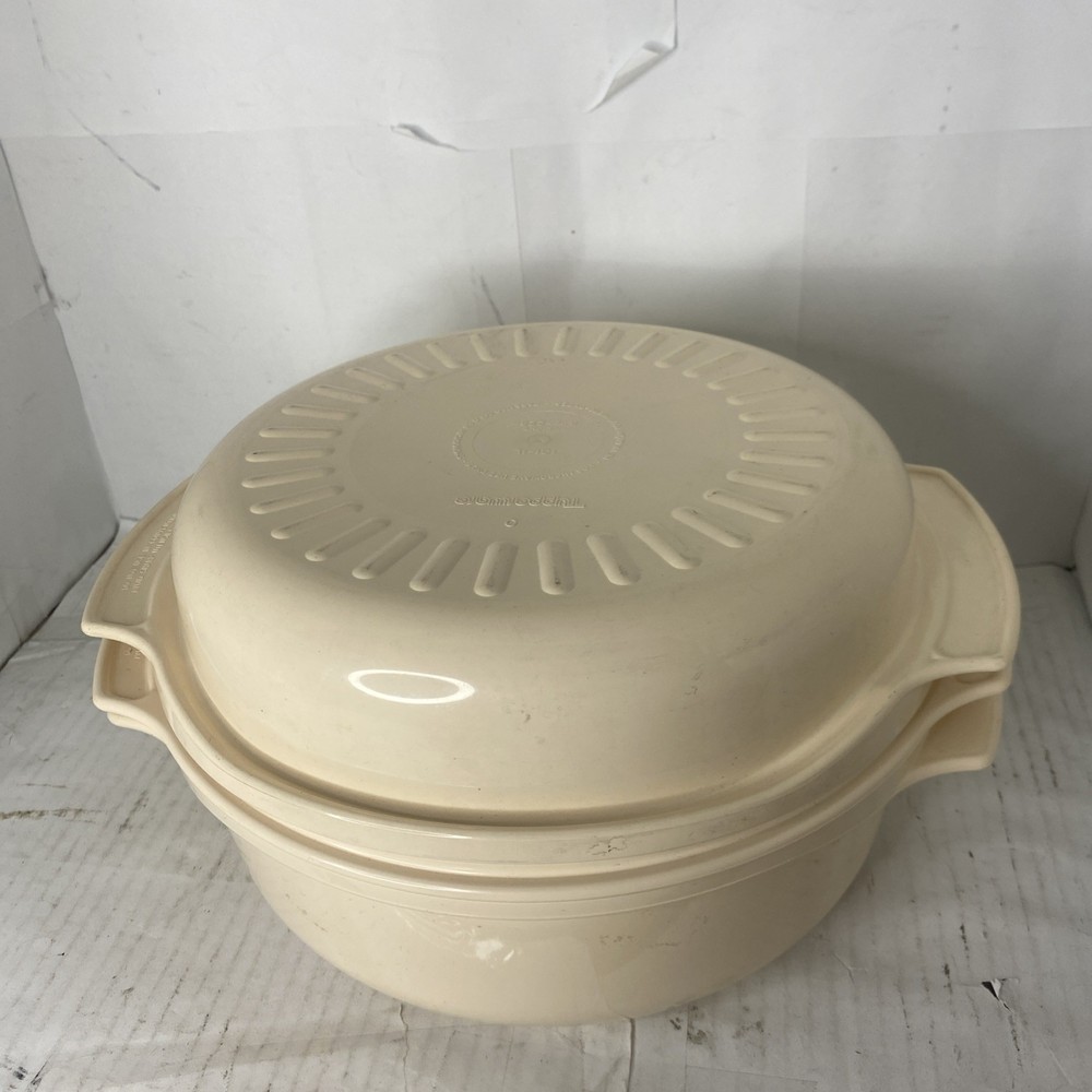 Tupperware 3 Pcs Microwave Cookware 2194A 2210A Lid 2193A Stackable Round Almond